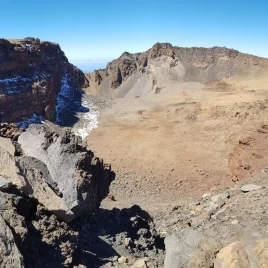 Cráter de Pico viejo 3135 mts. Parque Nacional del Teide